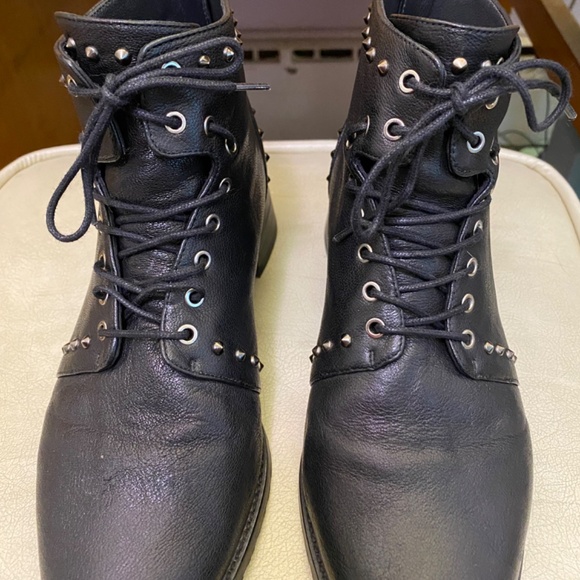 Stuart Weitzman Witchy Goth Biker Black Leather Studded Ankle Boots Sz 7.5 - Picture 4 of 8